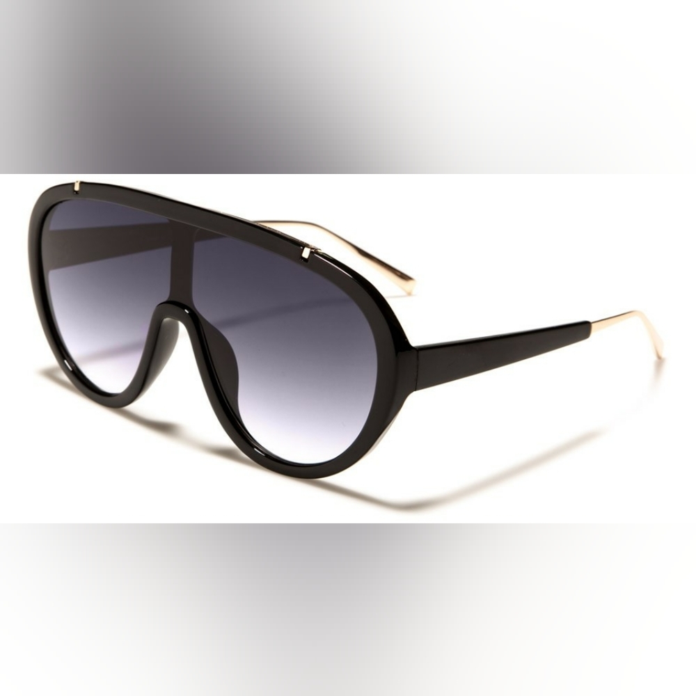 108.)Shield Smoke Black Gold